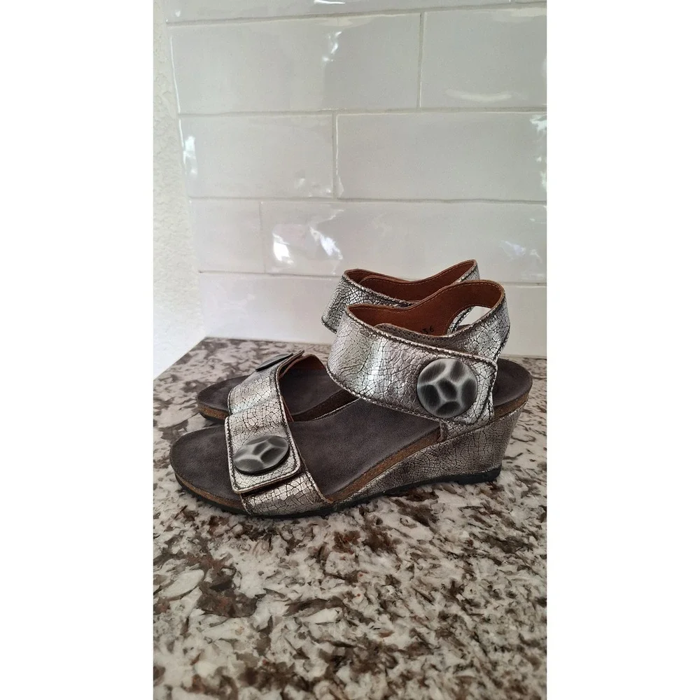 Taos Footwear measurements heel